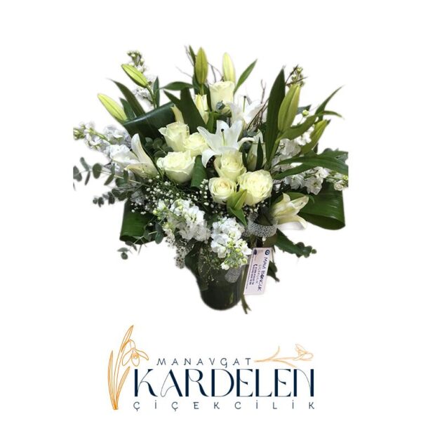 Vazoda-Beyaz-Cicekler